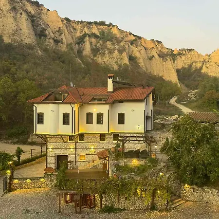 With Hot Pool By Bookvillabg Willa Melnik (Blagoevgrad)