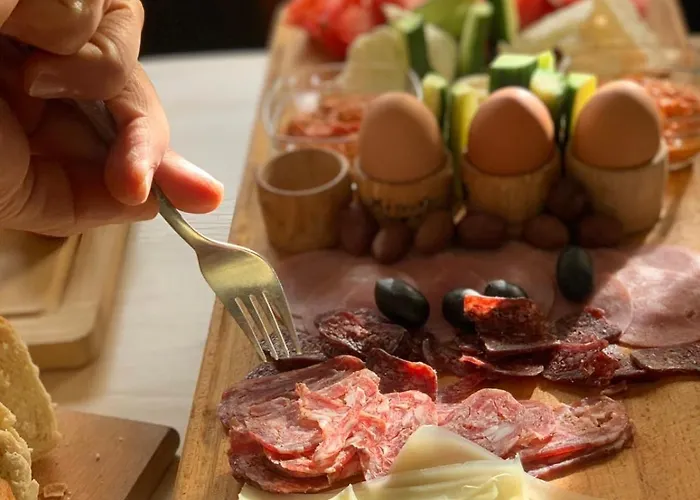 With Hot Pool By Bookvillabg Willa Melnik (Blagoevgrad)