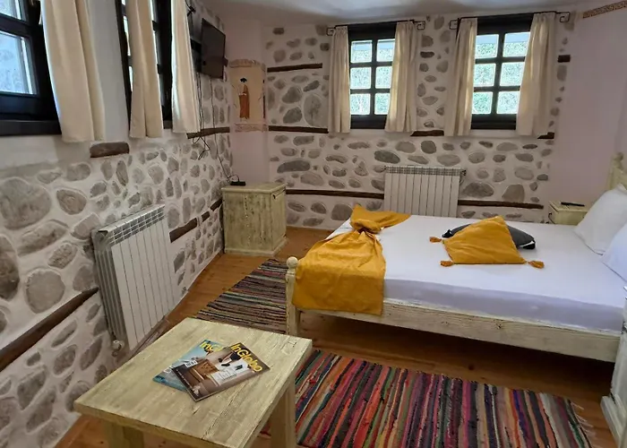 With Hot Pool By Bookvillabg Melnik (Blagoevgrad)