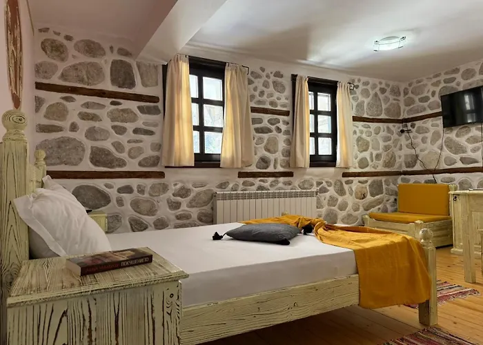 With Hot Pool By Bookvillabg Melnik (Blagoevgrad)