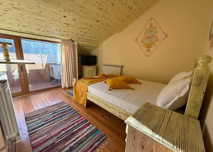 With Hot Pool By Bookvillabg Willa Melnik (Blagoevgrad)